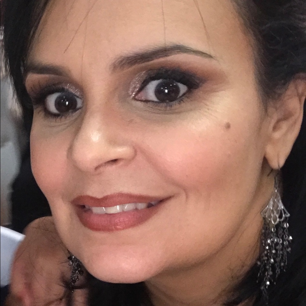 Meet your Posher, Vivian